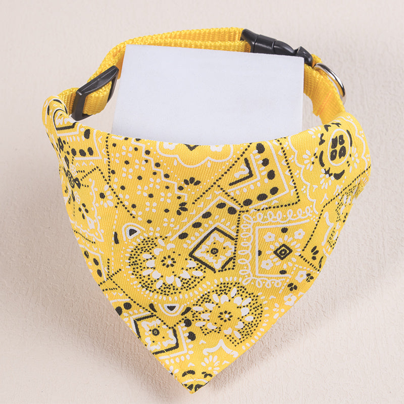 Bandana à motifs floraux pour petits chiens et chats