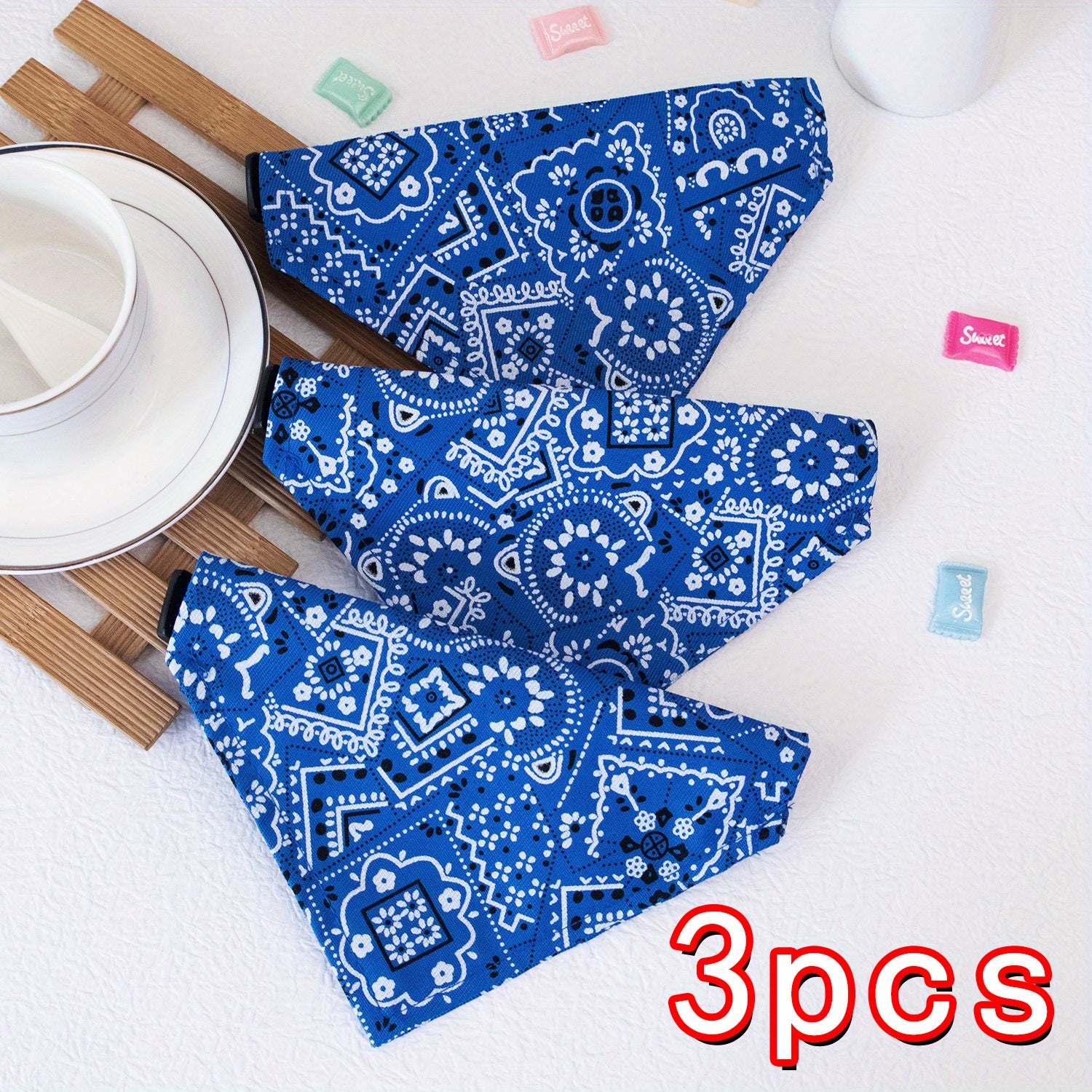 Bandana à motifs floraux pour petits chiens et chats
