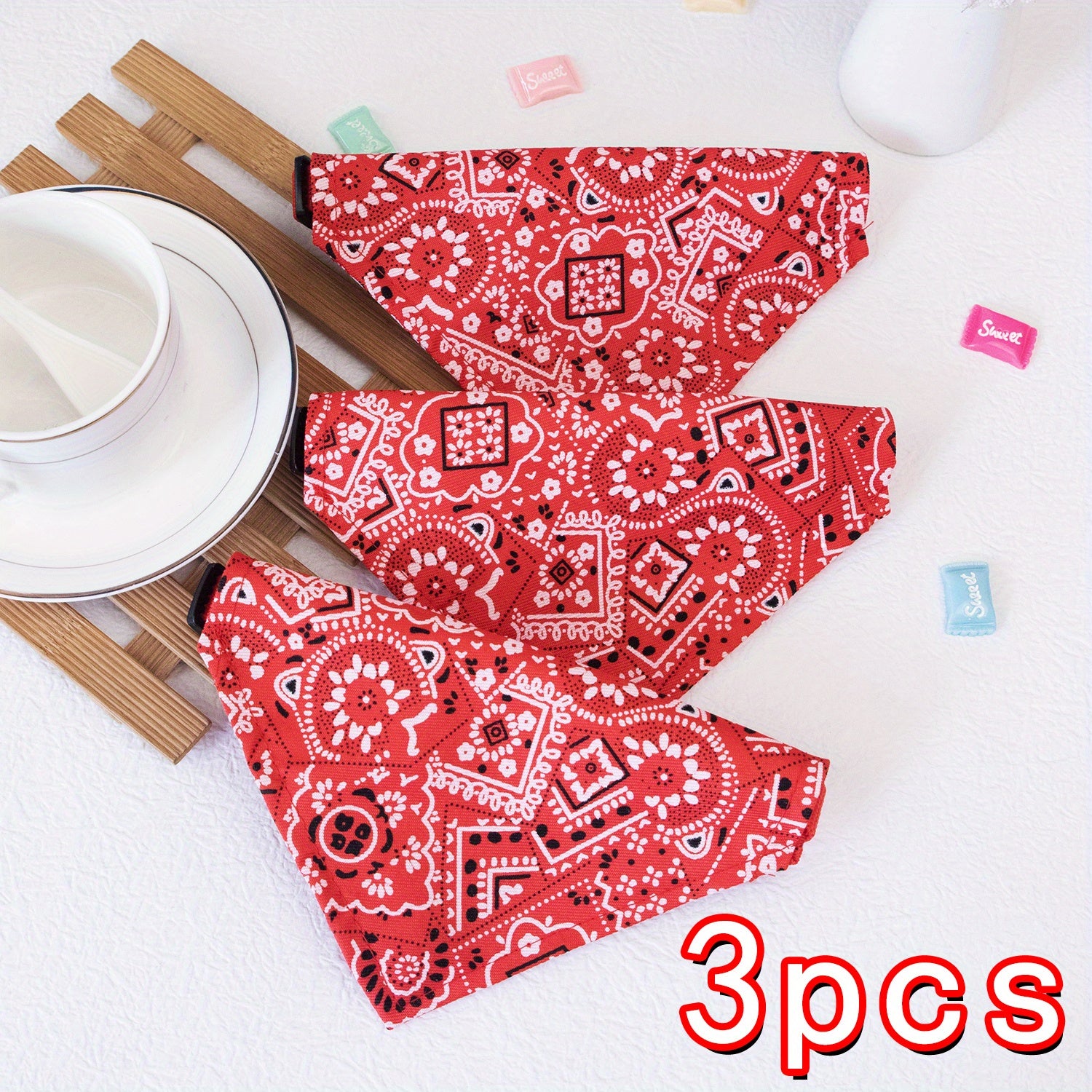 Bandana à motifs floraux pour petits chiens et chats